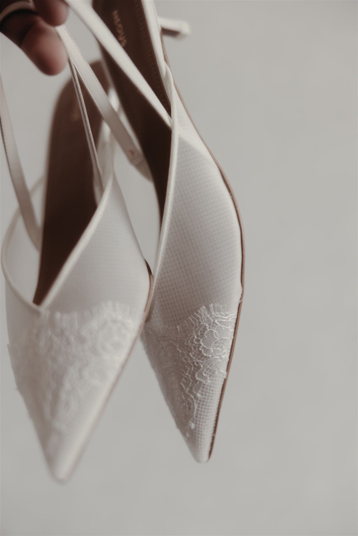 Close up on Neous Lace heels, Bride's wedding shoes